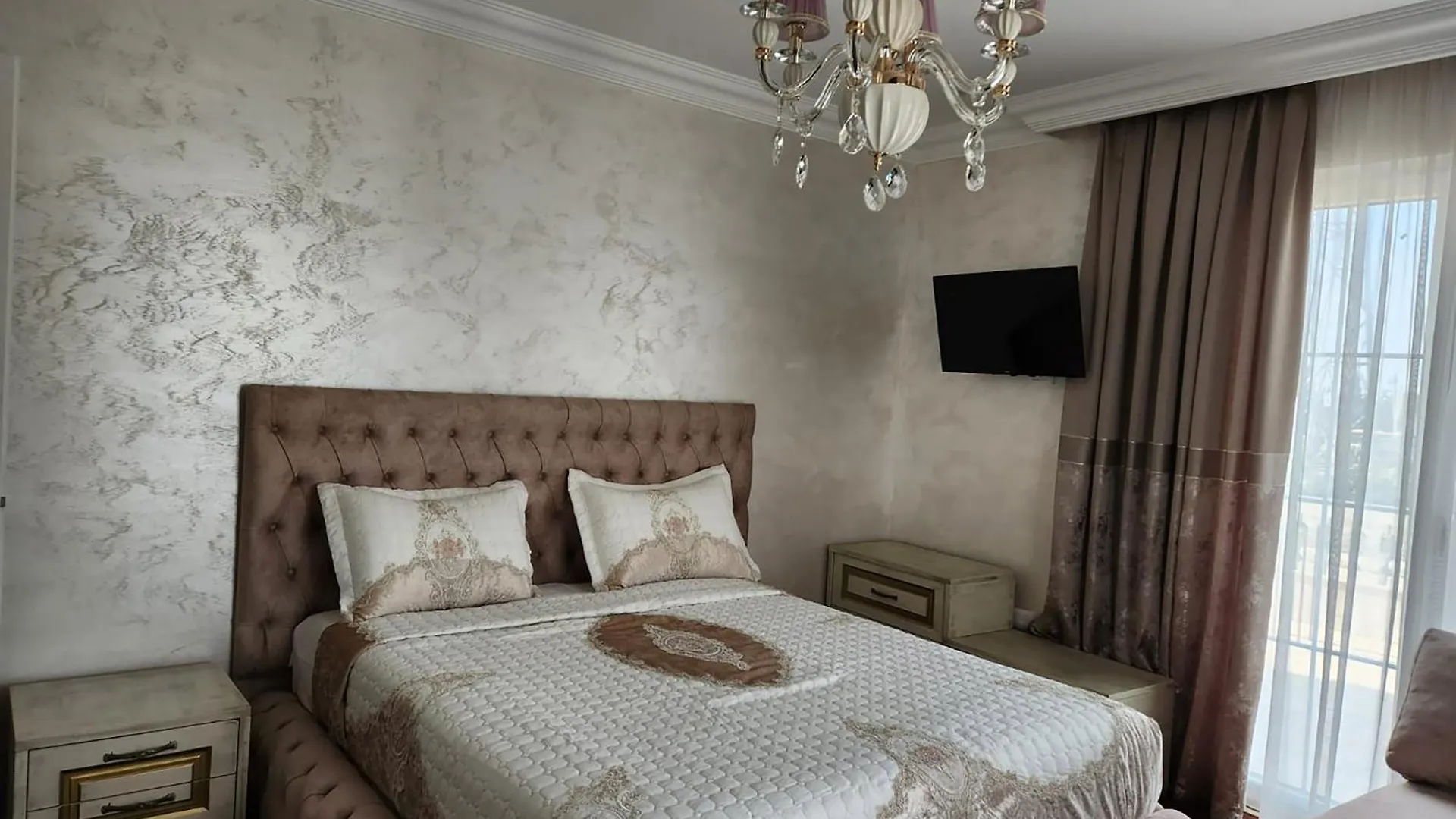 Hotel Eiffel Yrsheku