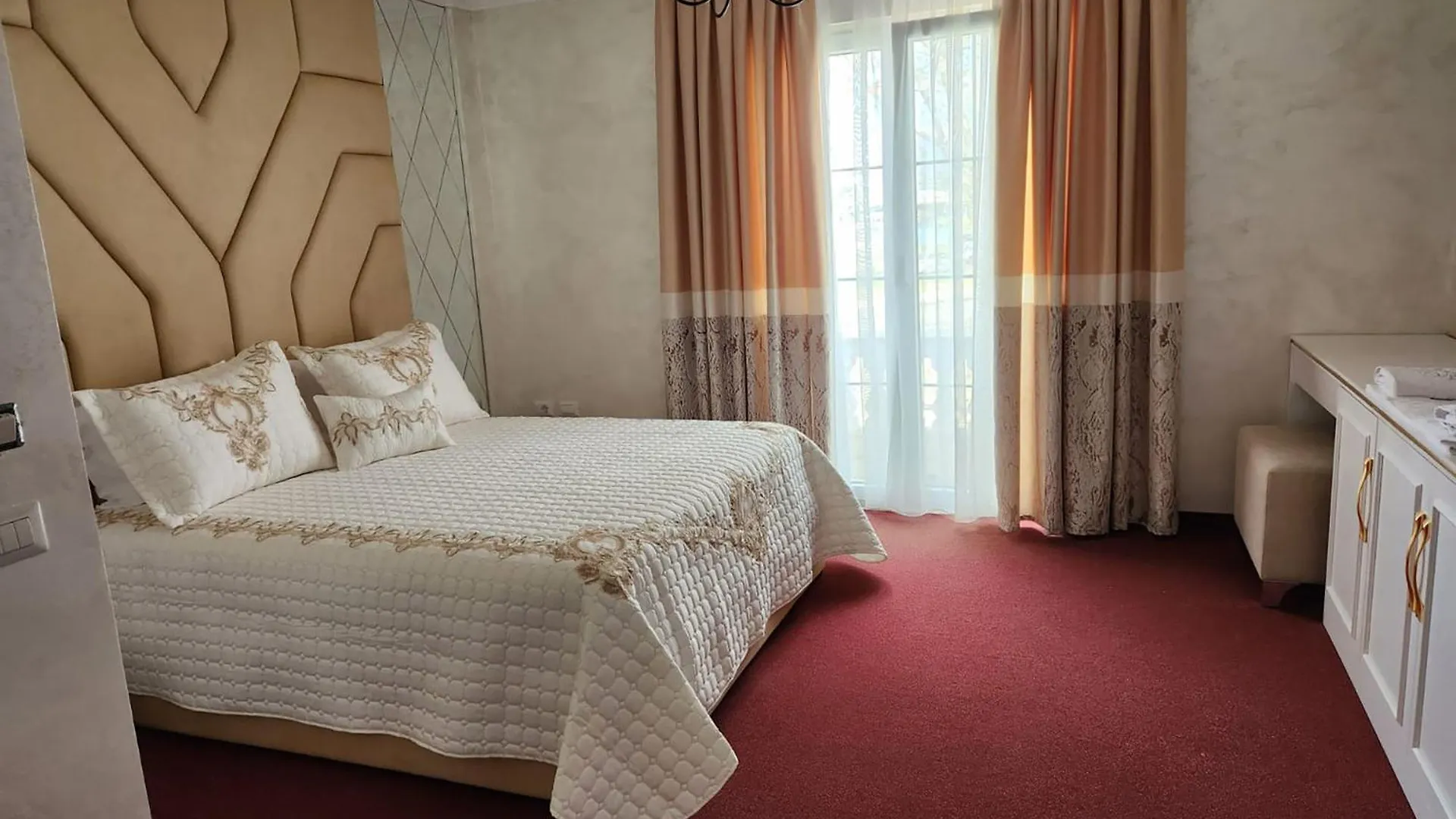 Hotel Eiffel Yrsheku