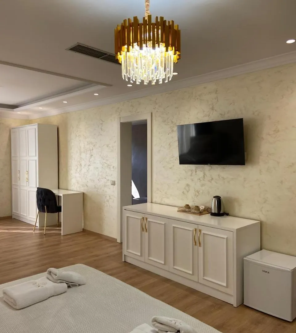 Hotel Eiffel Yrsheku 4*,  Albania